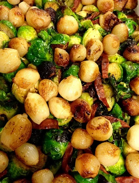 Lapchong roasted Brussels sprouts and pearl onions|Myron Chinnさん