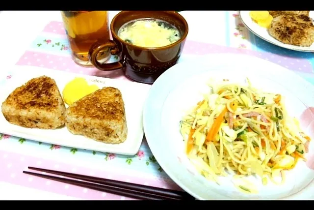 塩焼きそば シーチキンマヨの焼きおにぎり|hrnさん