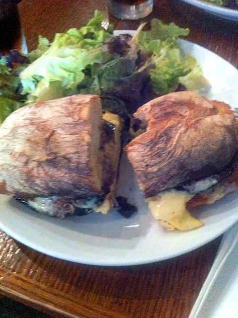 Snapdishの料理写真:Portobello Sandwich  ポートベロ サンドイッチ|m.さん