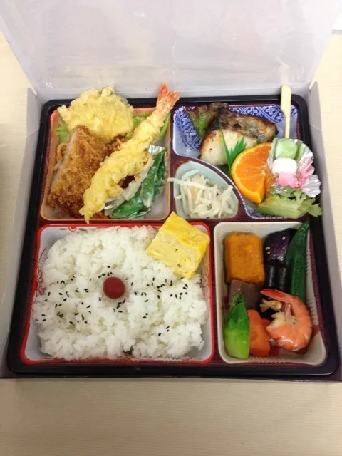 特注お弁当(*☻-☻*)|大野浩史さん