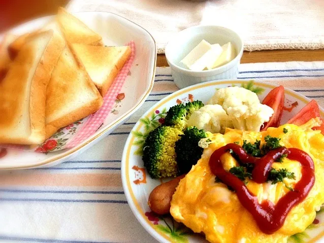 温野菜とプレーンオムレツ、ダロワイヨの食パン|まりこさん