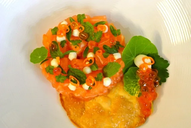 Salmon tartar, vanilla, Thai chili, flat bread|andrew franciscoさん