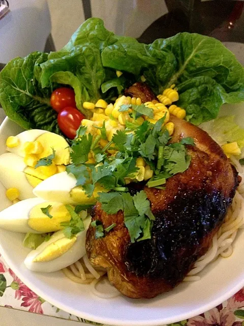 Roasted chicken with laksa noodles n salad|Jenny Leeさん