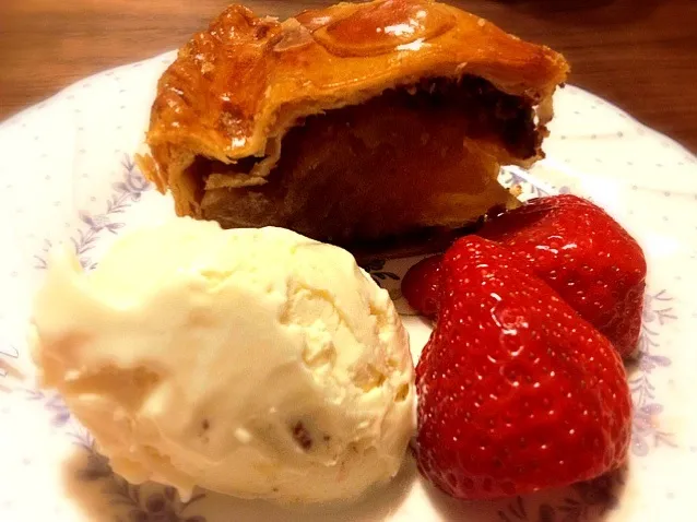 Snapdishの料理写真:Apple Pie a la Mode|Junya Tanakaさん