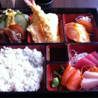 Snapdishの料理写真:Bento box|Diepak Kisoensinghさん