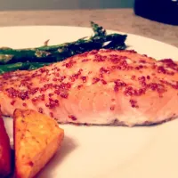 Snapdishの料理写真:Mustard roasted salmon w/ asparagus and sweet potato.|Jill Churcoさん