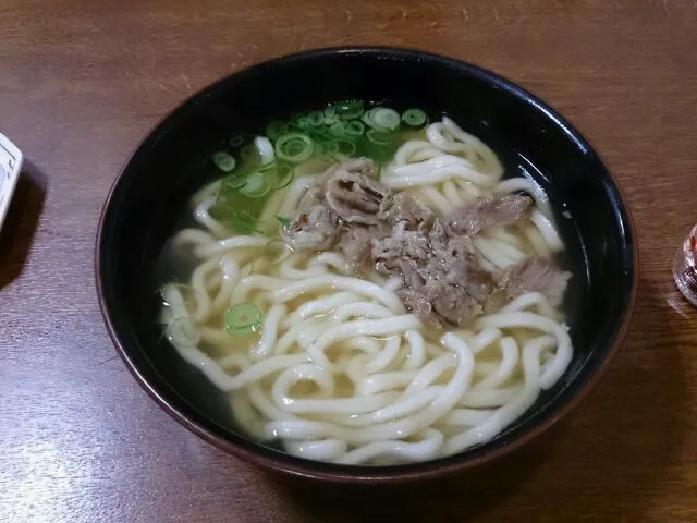 肉うどん 大盛|よんぎがさん