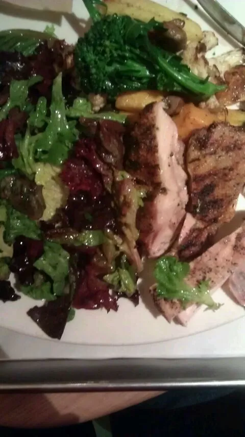 Snapdishの料理写真:half plate of black pepper chicken from.tender greens :)|staphanyさん