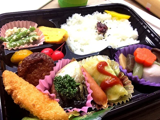 仕事中のし出し弁当。カラフル(^_^)|ハルさん