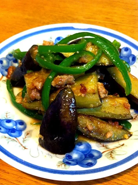 茄子と鶏ヒキの味噌炒め|まつださんさん