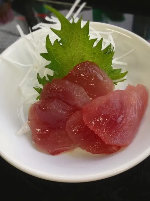 久しぶりに刺身（＾Ｏ＾）醤油なしで十分いけます。|くめさん