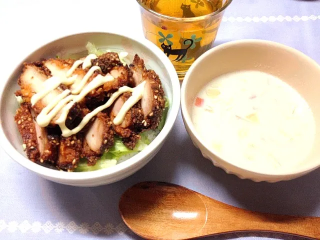 フライドチキン丼と豆乳スープ|ジャックさん