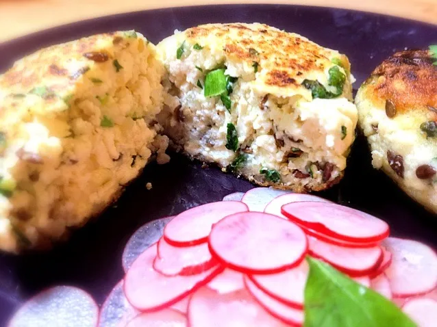 Tofu Burger with Flaxseed, Fresh Green Onions and Mushroom.|6畳フィットネスさん