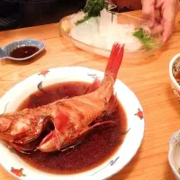 Snapdishの料理写真:メバル煮つけ＆ヤリイカの刺身。寒河江でうまい魚と素敵なママに感激。|ayakaさん