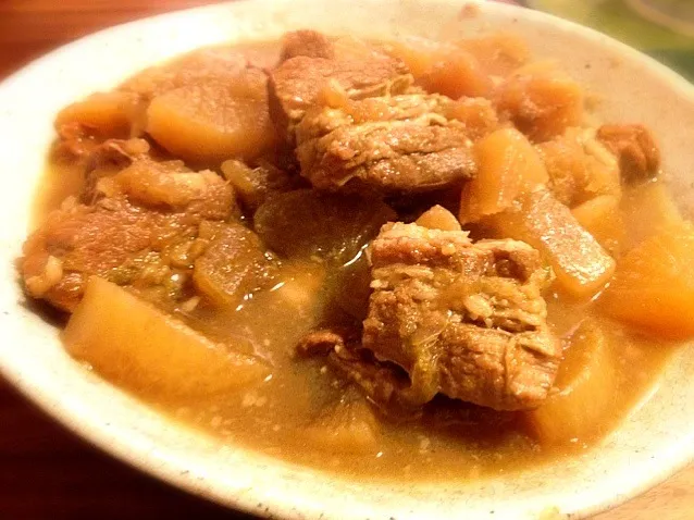 Snapdishの料理写真:豚バラと大根の煮込み stewed pork belly with daikon radish|Junya Tanakaさん