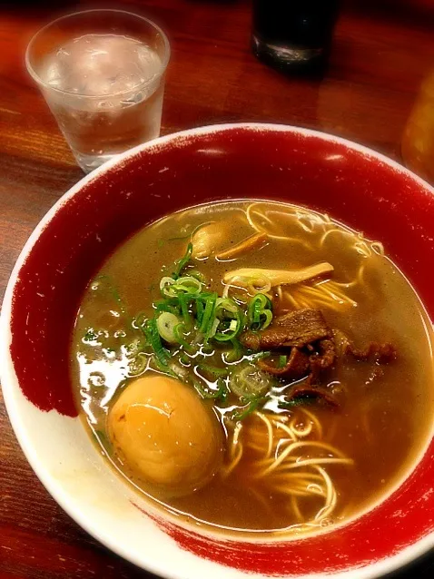 徳島ラーメン。今日は昼も夜もラーメンw。でも、ライブ後のラーメンは格別に美味しいのです。|まりもさん