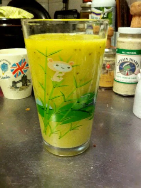 pineapple and kiwi juice|satokaさん