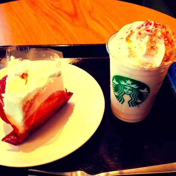 Snapdishの料理写真:桜シフォンと桜ホワイトチョコフラペチーノ|バシホさん