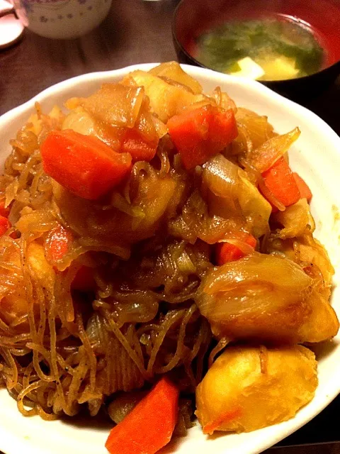 肉なし肉じゃが、豆腐とわかめの味噌汁、おかゆ他|IGGYさん