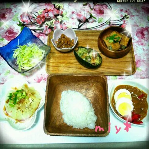 ☆2/24 dinner☆
＊カレーライス(牛肉、じゃが、玉ねぎ、人参)
＊ゆで卵、福神漬け
＊アボカドグラタン(ﾊﾑ)
＊丸ごと新玉蒸し
＊厚揚げと新玉の煮物
＊大豆とジャコの炒め煮
＊きゃべ千サラダ|みぃにゃんさん