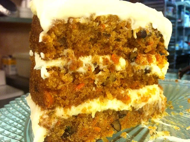 Carrot Cake at Oxbow Bakery & Antiques|Breezy Lakeさん