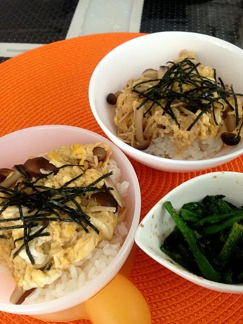 ふーちゃんごはん☆きのこ丼&ほうれん草胡麻和え|MEGUMIさん