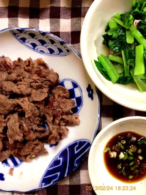 晩ごはん  牛肉焼き ネギポン酢につけて|ちかさん