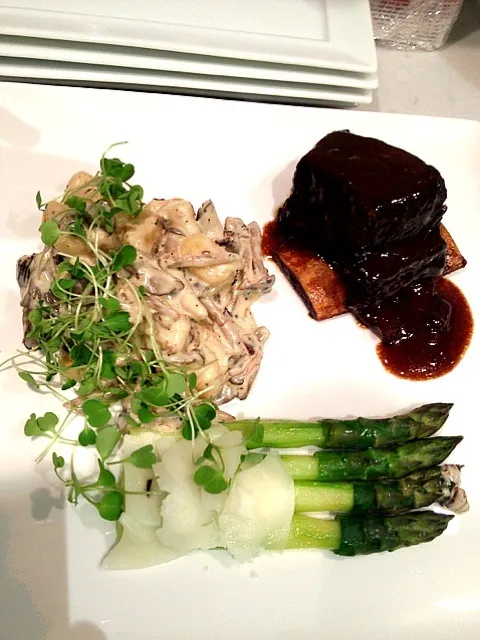 Braised shortrib, gnocchi, mushroom cream, asparagus, truffle cheese|andrew franciscoさん