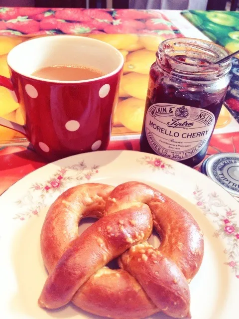 Snapdishの料理写真:Home made pretzel with my favorite cherry jam|Prae~*さん