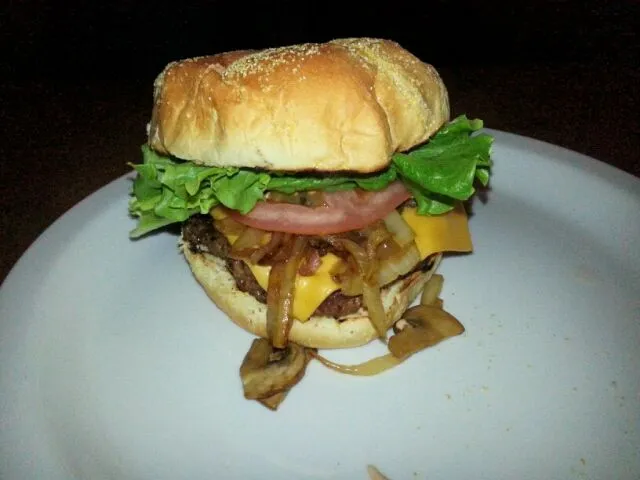 satued mushrooms & onions cheese burger|Candace Ericksonさん