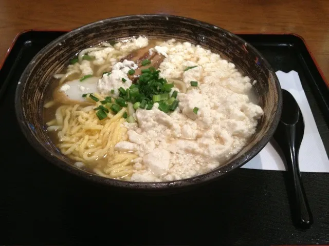 Snapdishの料理写真:ゆし豆腐そばを頂きました。|momongatomoさん