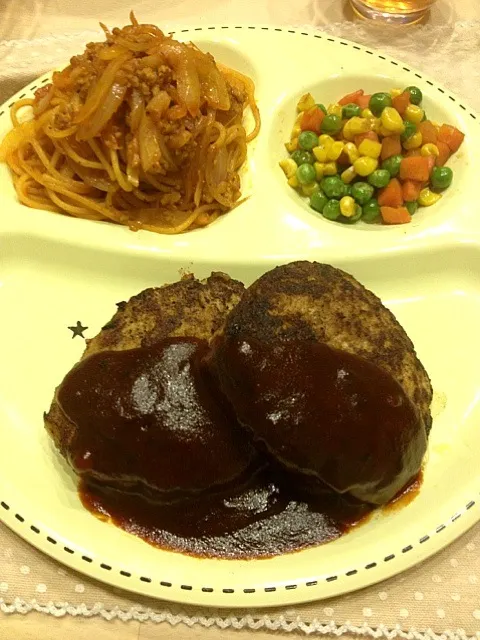 Snapdishの料理写真:ハンバーグプレート|eriさん