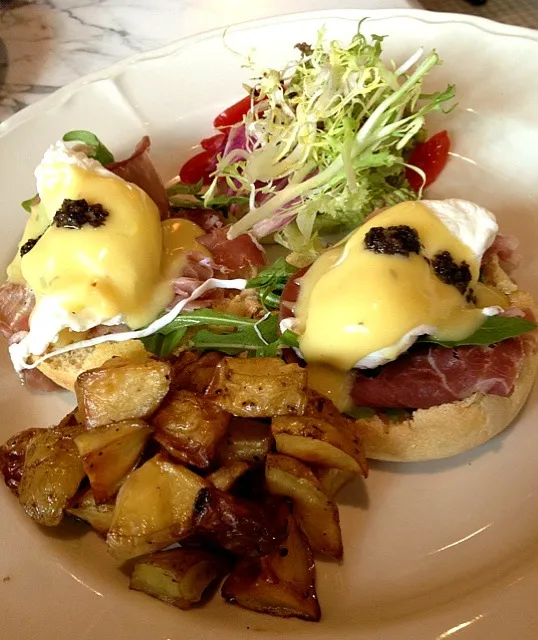 Egg Benedict🍳|PeonyYanさん