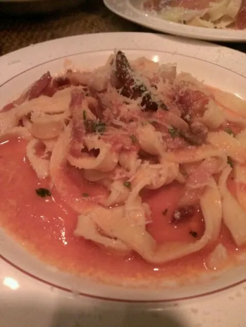 イタリアベーコンのトマトソースパスタ|ふぃるまめんとさん