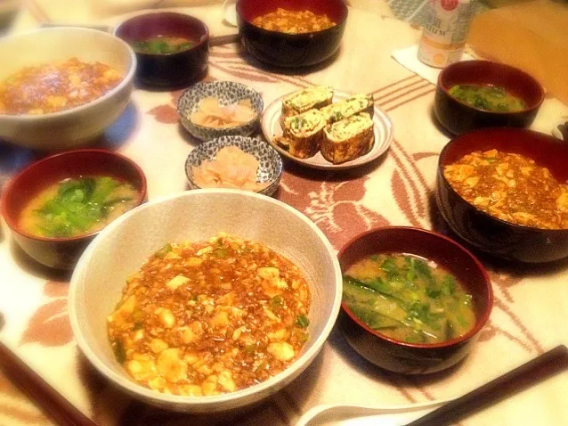 麻婆丼と小女子と深谷ネギの出汁巻き玉子と小松菜のお味噌汁と大根のお漬物|トキロックさん