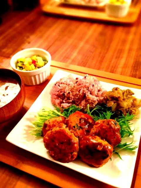 ヘルシー♡照り焼きハンバーグ定食(๑'ڡ'๑)|カオリンゴ♡さん