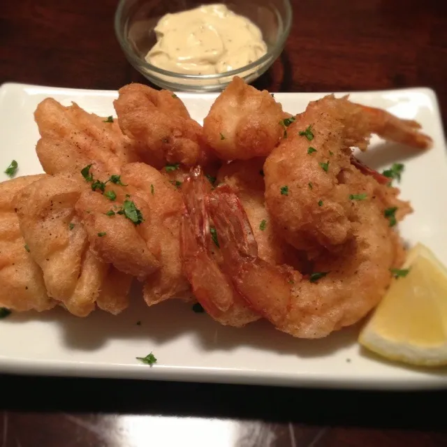 Beer Battered Shrimp and Beer battered waffle fries.|Brian Churchillさん