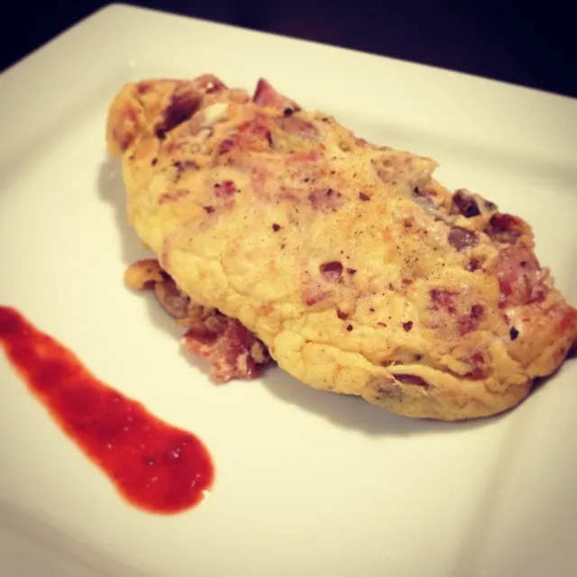 Gorgonzola cheese & Bacon omelet with mushrooms and onions.|Brian Churchillさん