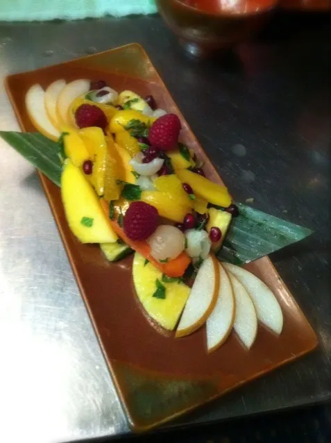 Tropical fruit salad|beth hardingさん