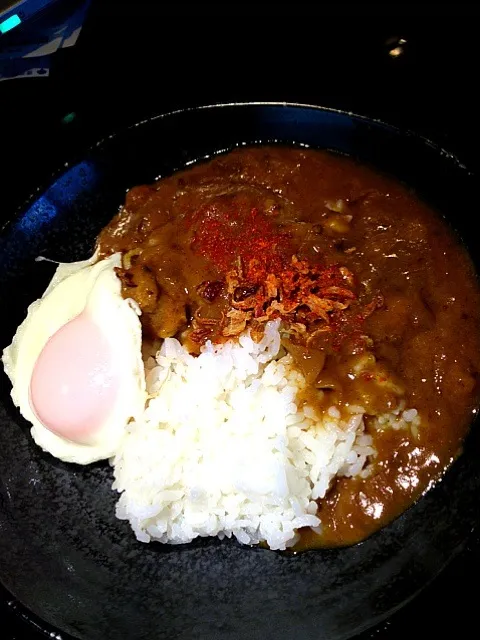 朝カレー いや、手料理じゃない！ 飛騨牛レトルト目玉焼きのせ|takarkiさん