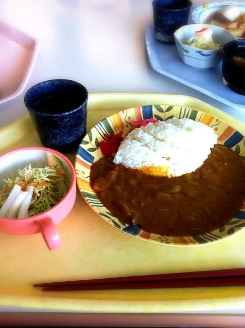 Snapdishの料理写真:会社食堂のカレーです！|すいかさんさん