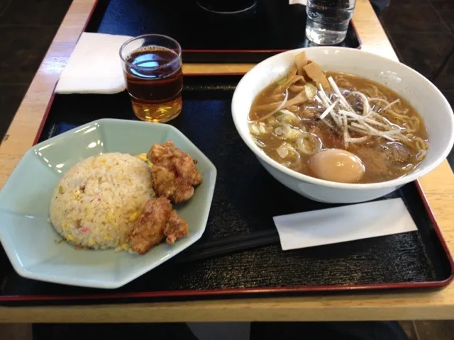 煮干醤油ラーメン半炒飯セット唐揚げ2こ付き|toru.ohkawaさん