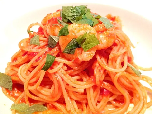 Prawn pasta in spicy tomato sauce|12Dragonさん