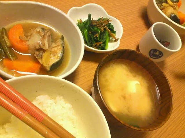 鰤と野菜の煮物 ほうれん草といかなごのお浸し 他|北さん