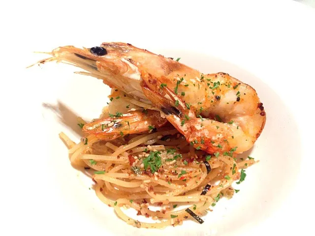 Crustacean oil spaghetti with white prawns|willzさん