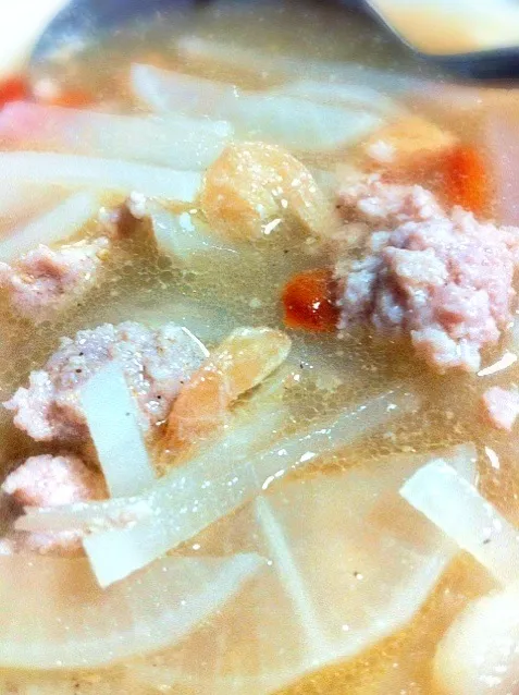 Soup: white radish with minced pork and dried shrimp|Pim Patanasuthikulさん