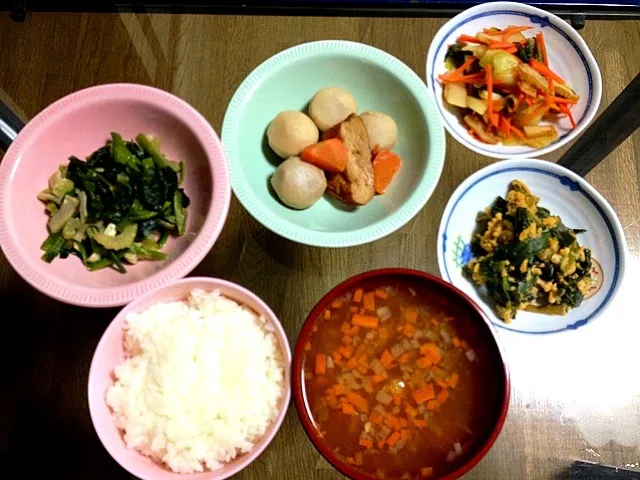 ニラ玉、里芋の煮っころがし、シーフードミネストローネ、ほうれん草とセロリのソテー、青梗菜と人参とさつま揚げの煮浸し|まゆめろさん