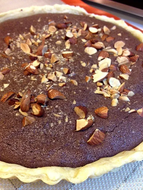 I used left-over ingredients to make almond chocolate tart!!! haha!!!|zone houさん