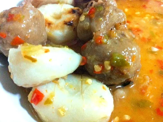 Thai fish/meat ball with spicy sauce.|hayyanaさん