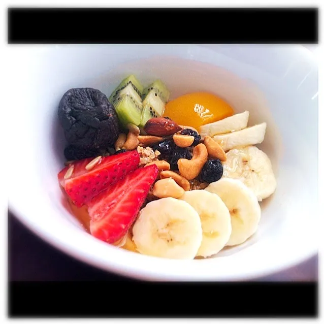 🍌🍇Fruit bowl with yogurt🍓🍊|Lily Schmidtさん